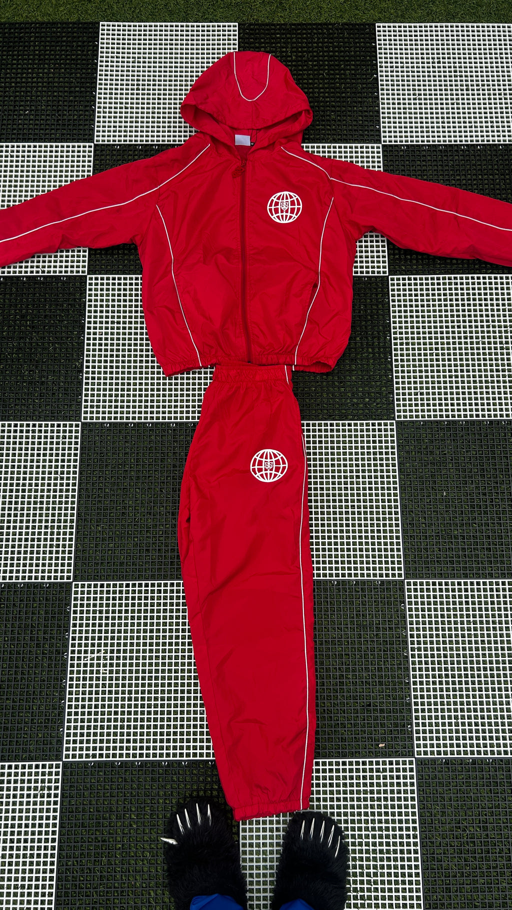 Versatile sets Red